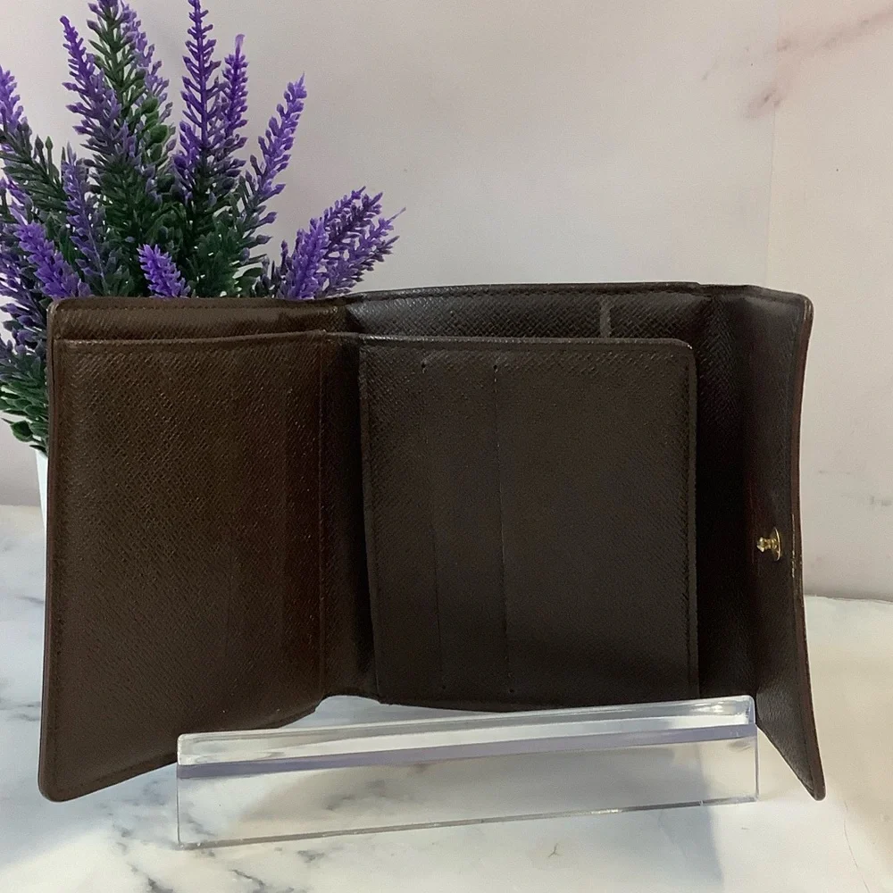 GUC Louis Vuitton Damier Ebene Elise Compact Wallet
